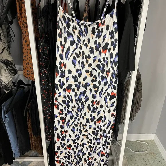 4X Curvesoul Leopard Print Side Split Maxi Dress NWT - Picture 4 of 9